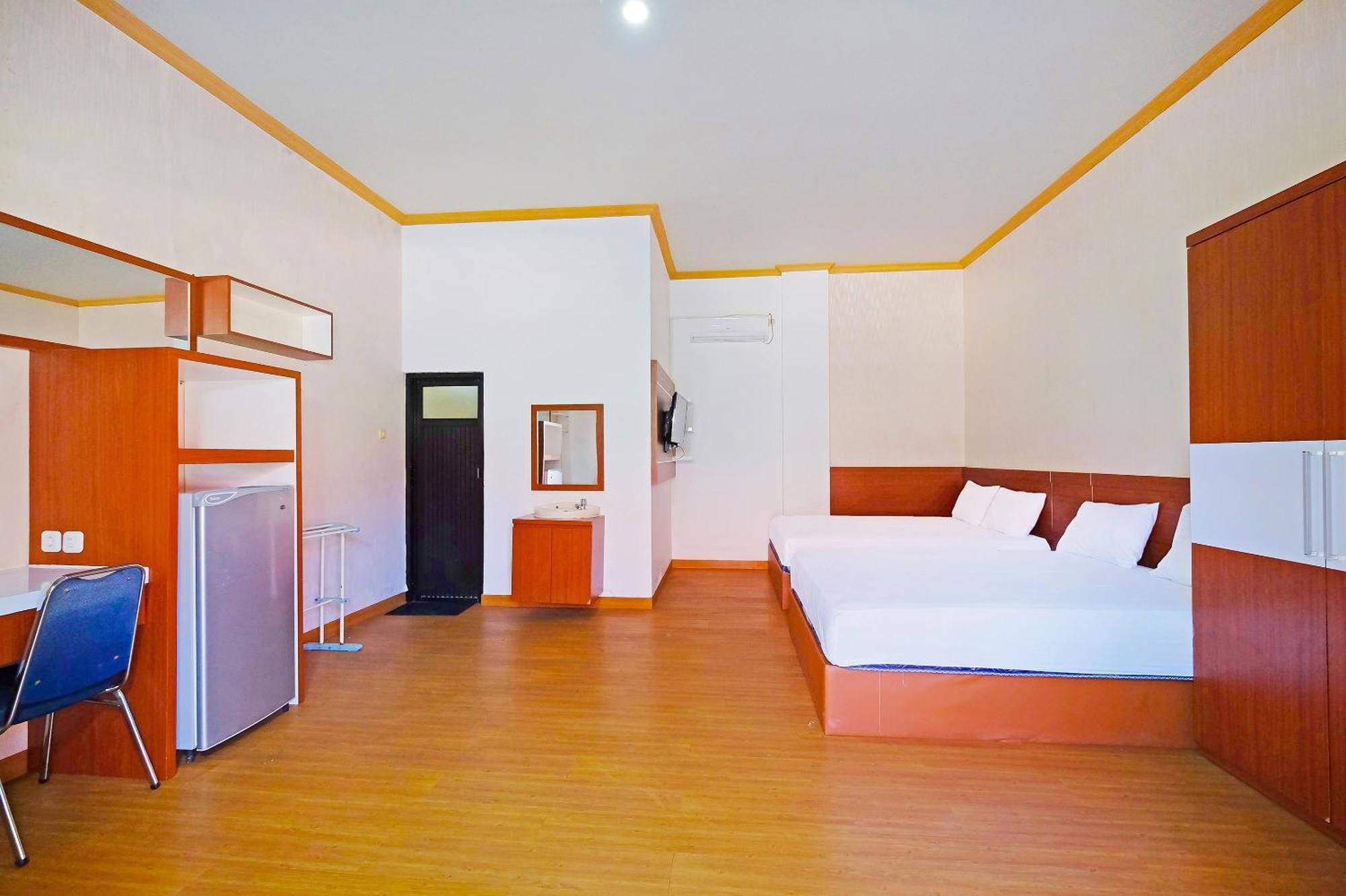 Collection O 91046 Hotel Remaja Indah Masamba Esterno foto
